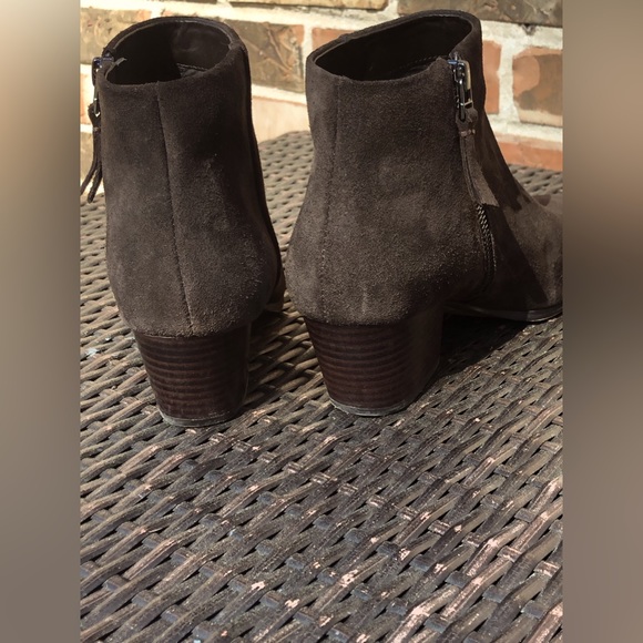 Brown Suede Banana Republic Ankle Booties. Woman’s Size 9 - Picture 11 of 14